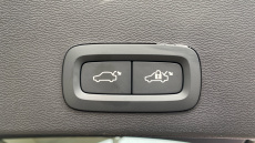 Volvo XC40 2.0 B4P Plus Dark 5dr Auto Petrol Estate